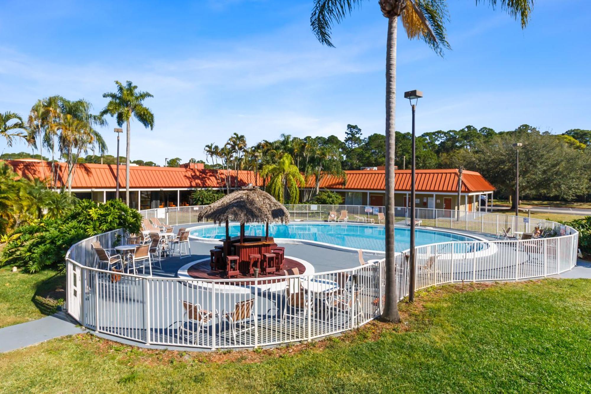 Vero Beach Inn & Suites Vero Beach I-95 (Adults Only) Exteriér fotografie